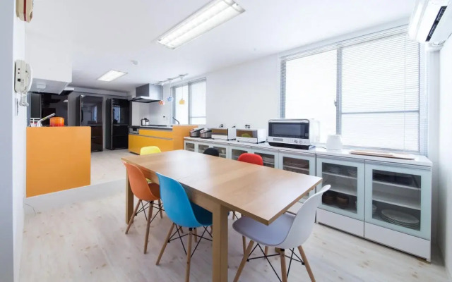 365BASE outdoor hostel