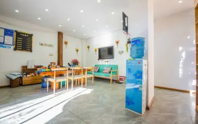 Huayiran Friends and Duxing Custom Homestay