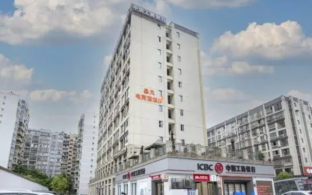 Storm E-sports hotel