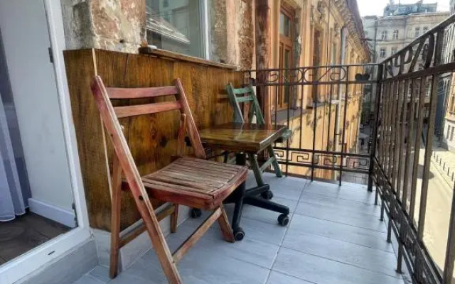 Фурманська, 3 (центр)