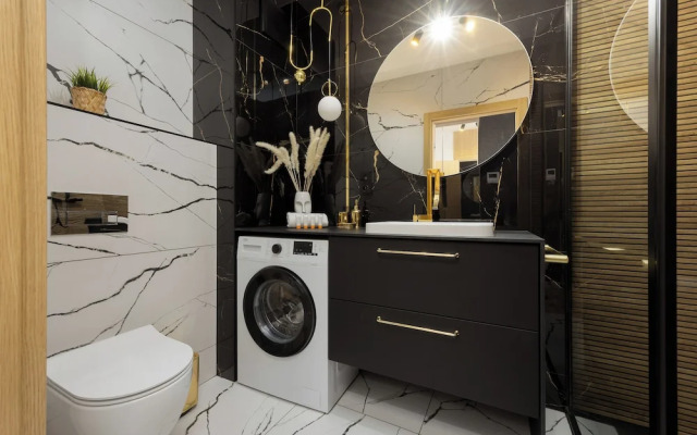 Apartment With Parking by Renters