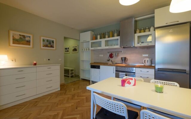 Fm Premium 1 Bdr Apartment Funky Design