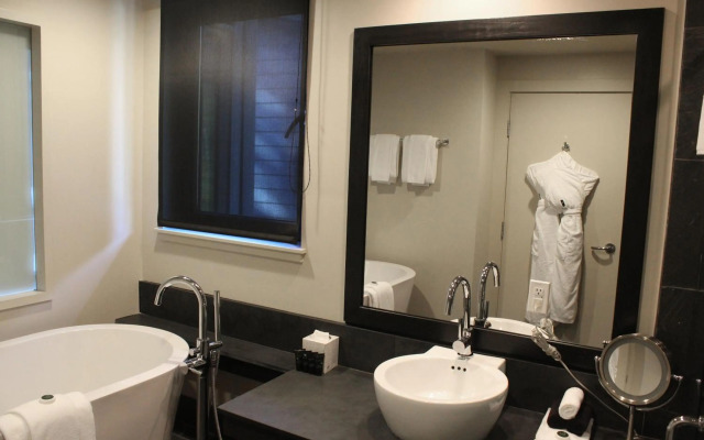 Black Rock Oceanfront Resort