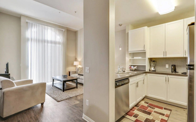 Global Luxury Suites at Lincoln Blvd