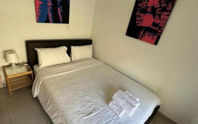 Modern City Center Apartment Saripolou 2