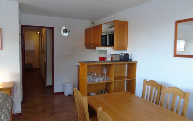 Lou Services Apartment CB11 LSI 001