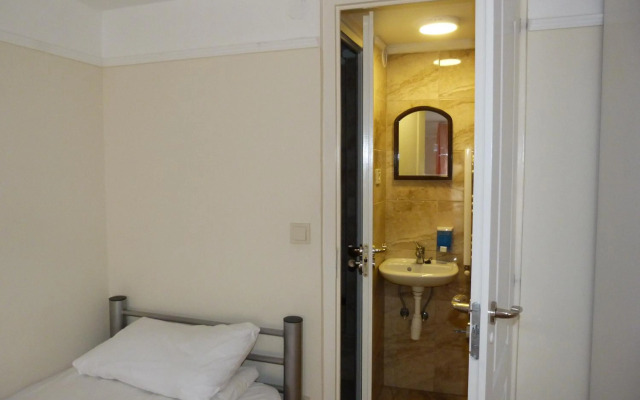 Center Hostel and Guest House