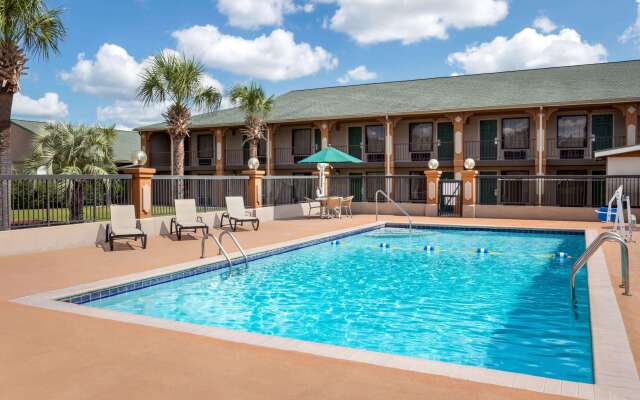 Days Inn by Wyndham Hardeeville/ I-95 State Line