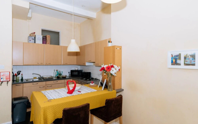 Spacious 4 Bedroom Apartment Near The Meadows/old Town