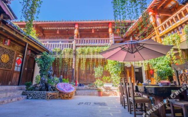 The Lijiang Ayan Inn Shangpeng Court