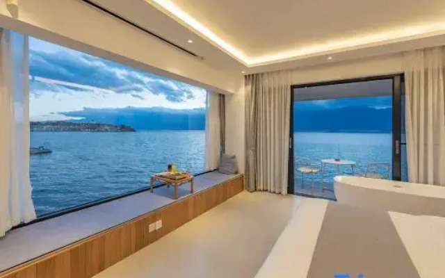 Wuxin Lake View Hostel