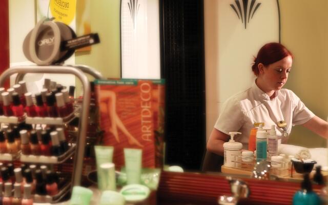 Crowne Plaza East Midlands Airport by IHG