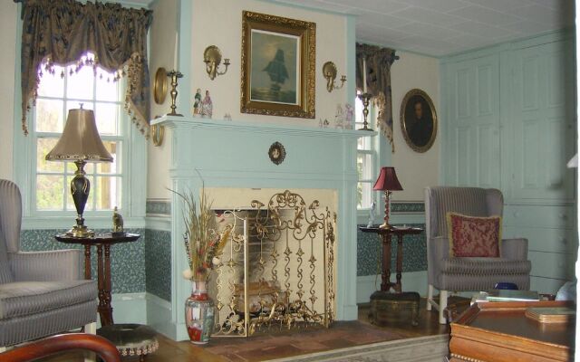 The Holiday House