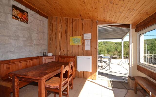 Vintage Holiday Home in Lanas with Swimming Pool