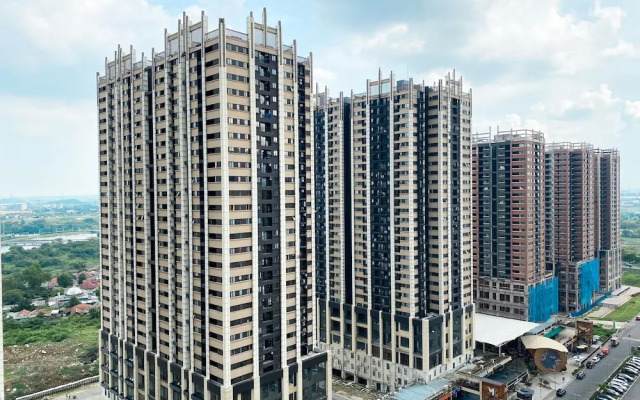 Cozy Living And Comfort 3Br Meikarta Apartment