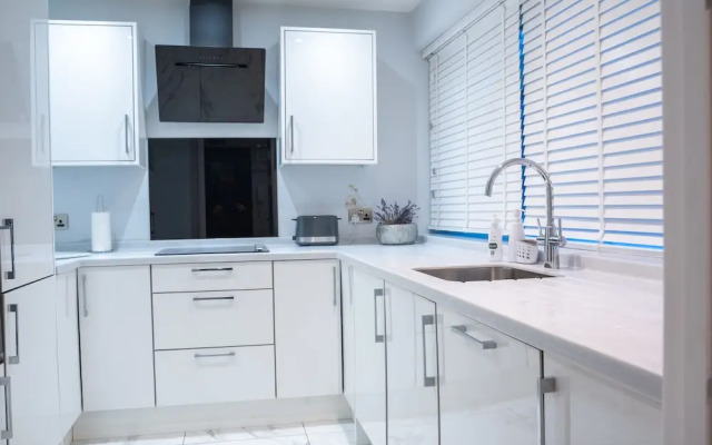 Stunning 2-bed Ground Floor Flat in Birmingham