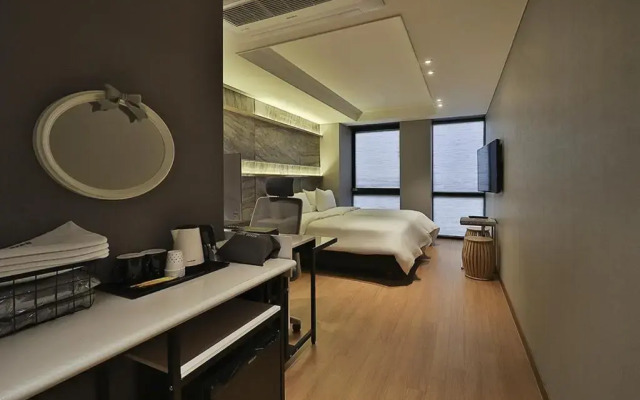 Rose Bay Hotel