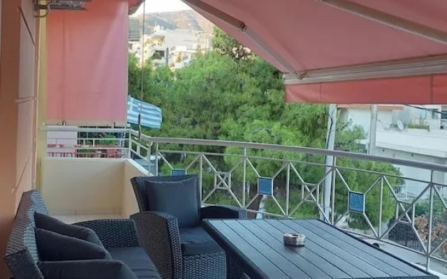 Modern Elegant Apt in Glyfada w Balcony
