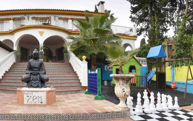 Hotel Zen Airport with Free shuttle