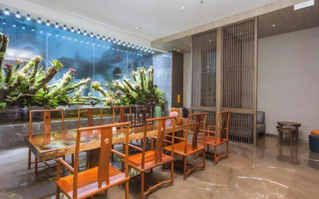 Gelaiden S Hotel (Dongfang High-Speed Railway Station)