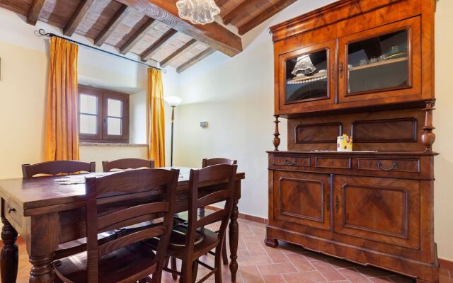 Secluded Holiday Home in Bibbiano With Courtyard