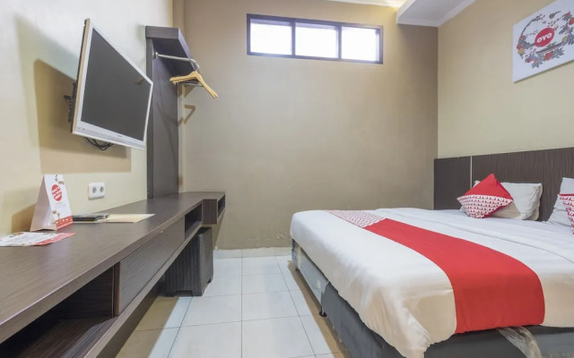 OYO 1631 Aristo Home