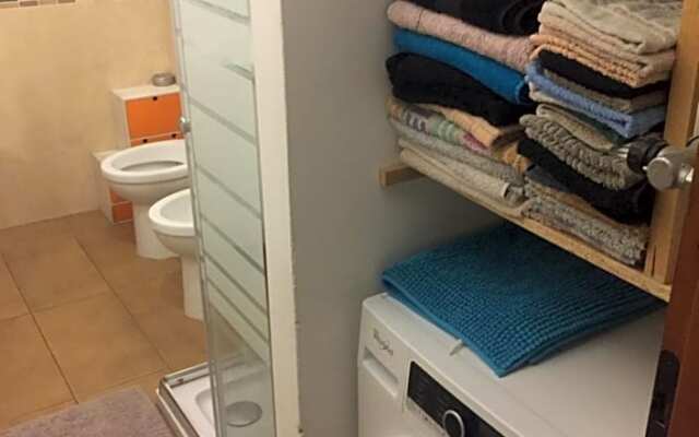 Room Saronno + B&B