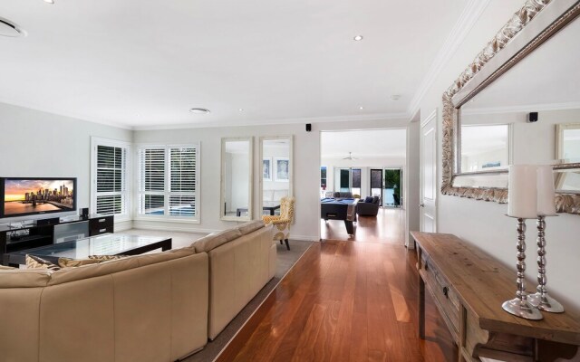 Riverview Luxury Retreat