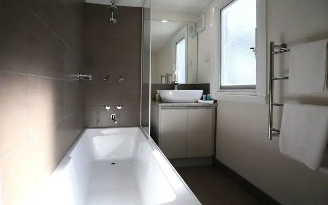 Leichhardt Farm Cottages