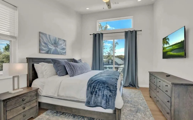 Stunning Lake Home With Pool-beach-gym-boat Access