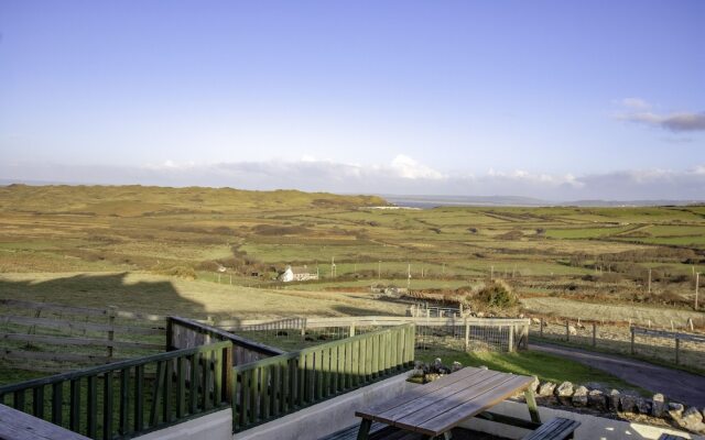 Stormy Castle - 6 Bedroom - Llangenith