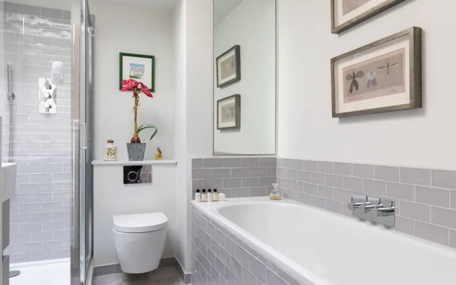 Elm Park Gardens XVI by Onefinestay