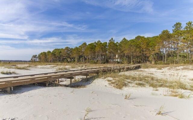 Yacht Club 7536 by Vtrips