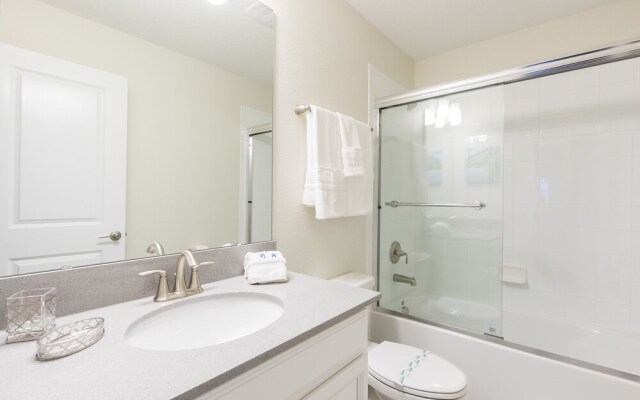 1509 MC - Exquisite 8BR Villa With Pool & Games