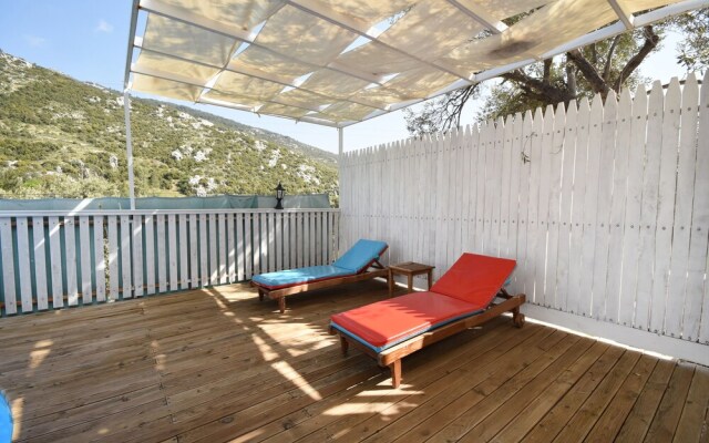 Villa Tema by Helaltatilvillari