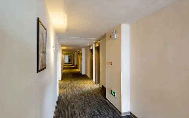 Huake Jiacheng Hotel (Xiangyang Railway Station)