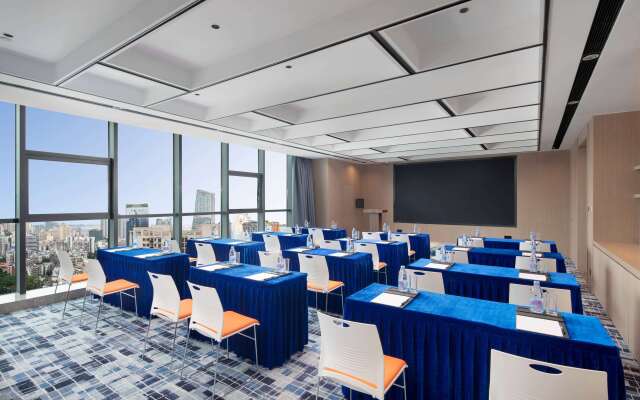 Days Inn By Wyndham Zhuhai Gongbei Port