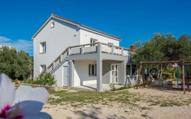 Apartment Radovic Nives