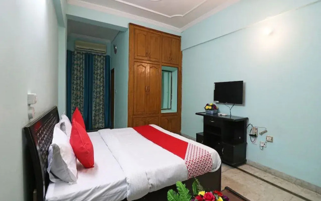 Oyo 26657 Vrindaban Guest House