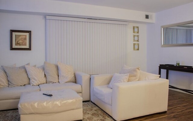 Upscale Condo Private Room