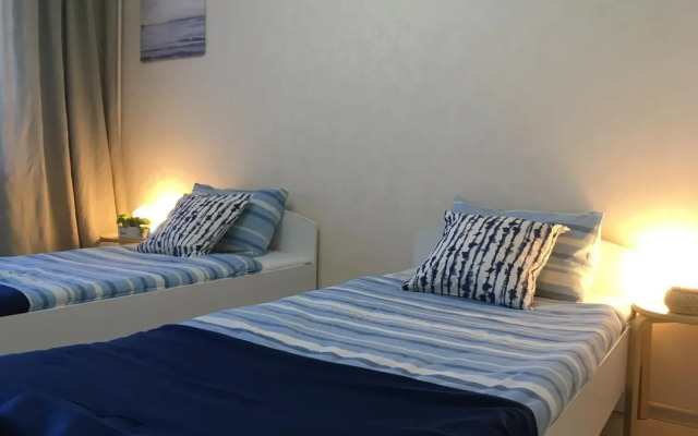 Апартаменты на Старых Большевиков, 77