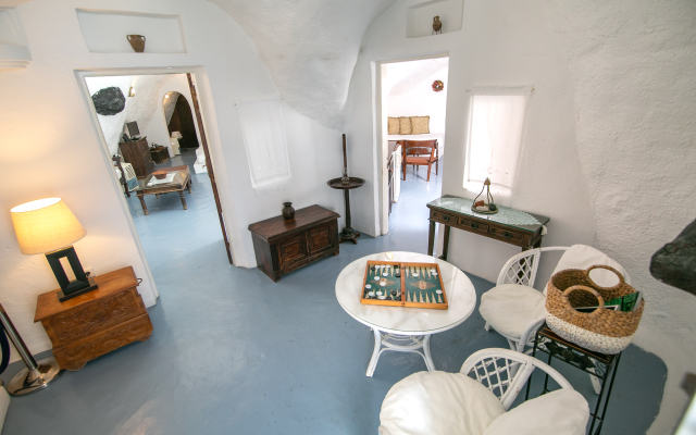 Alexander's Suites