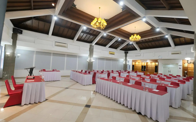 Grand Orchid Hotel
