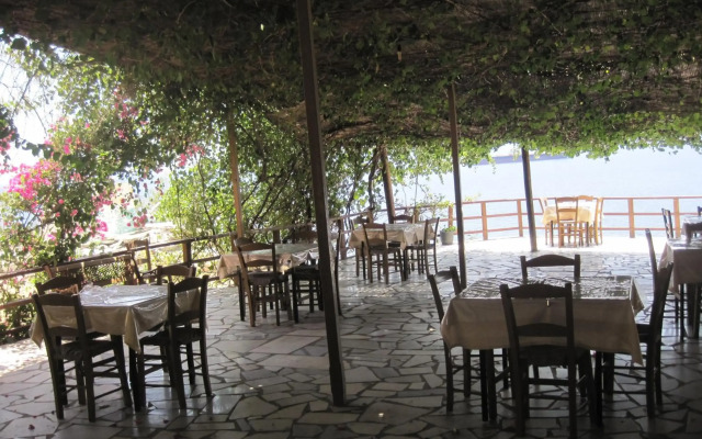 Sfinias Apartments