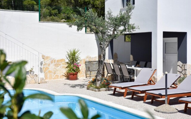 Nice Home in Podstrana With Wifi and 2 Bedrooms