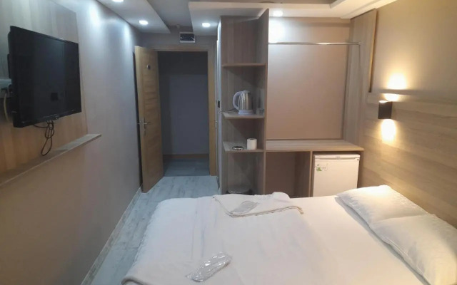 Moon Suit Otel