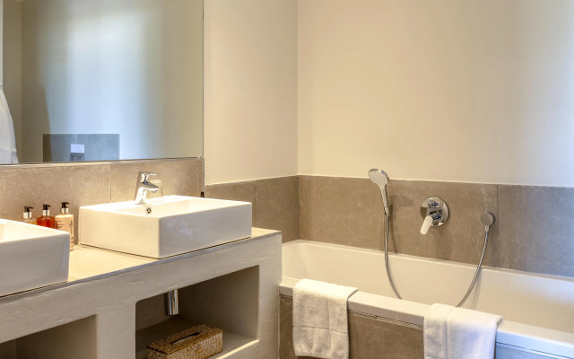 Whale Rock Luxury Lodge