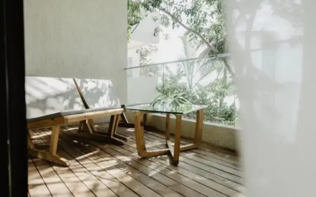 Frangipani El Nido