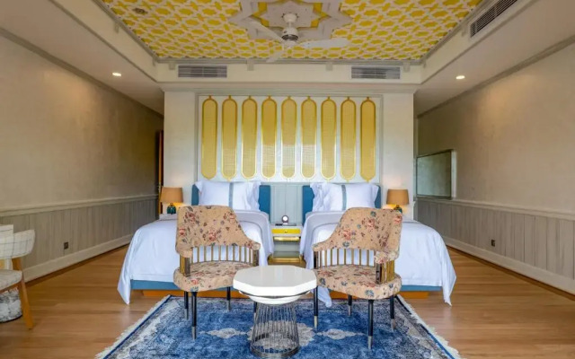 The Signature Collection by Hideaway