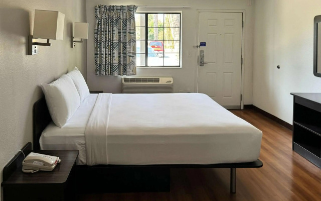 Motel 6 Pomona, CA - Los Angeles